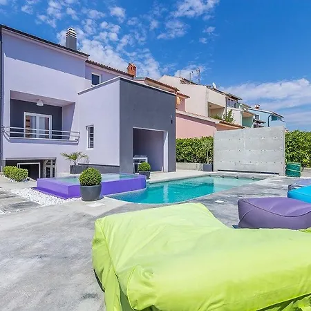 Moderna Ferienhaus *
