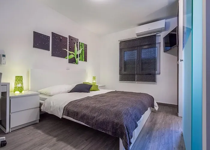 بيت للعطل House Moderna بولا