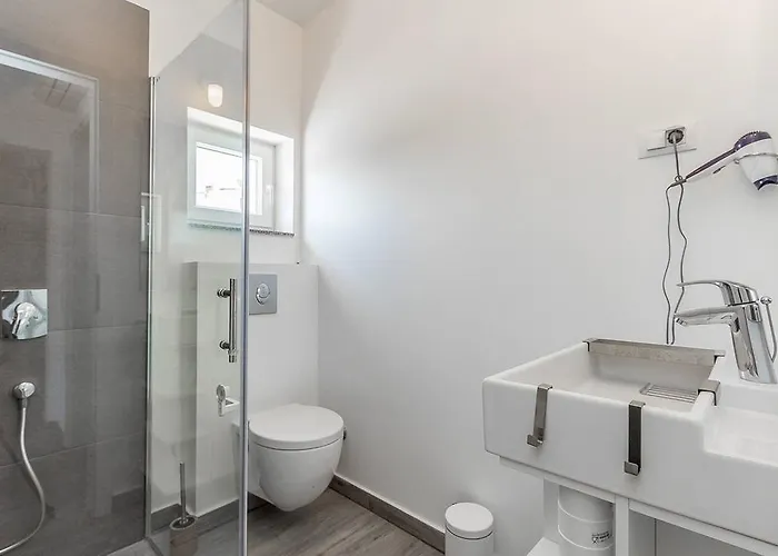 بيت للعطل House Moderna