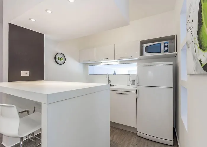 بيت للعطل House Moderna