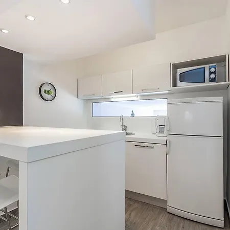 بيت للعطل House Moderna