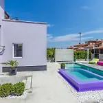 Vakantiehuis House Moderna Pula